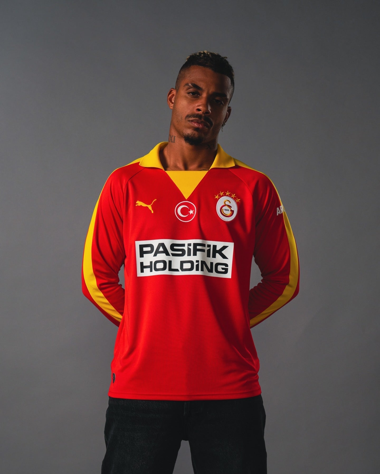 Galatasaray Brinback 1980 Retro Jersey - Long Sleeve
